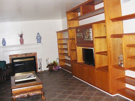 5th image of 100 Stevens Dr