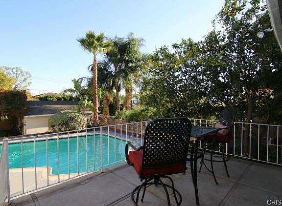 4th image of 1070 E Angeleno Ave