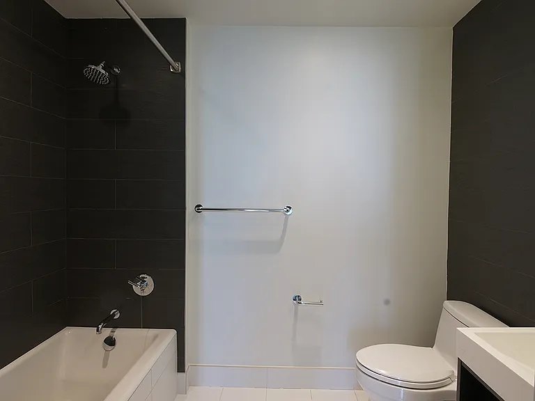 555 10th Ave #52E — Photo 7