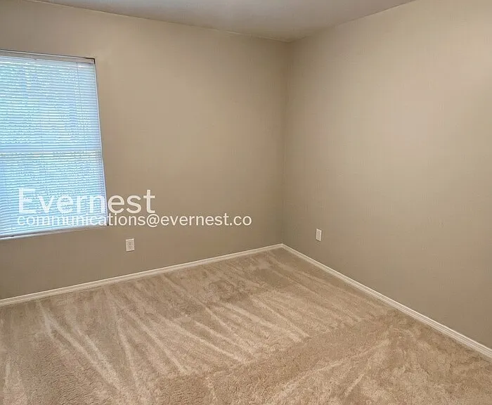 500 Margaret Ln — Photo 10
