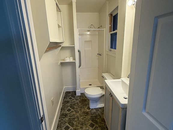 5th image of 605 1/2 Grove St