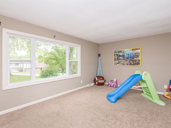4th image of 1415 Satinwood Dr