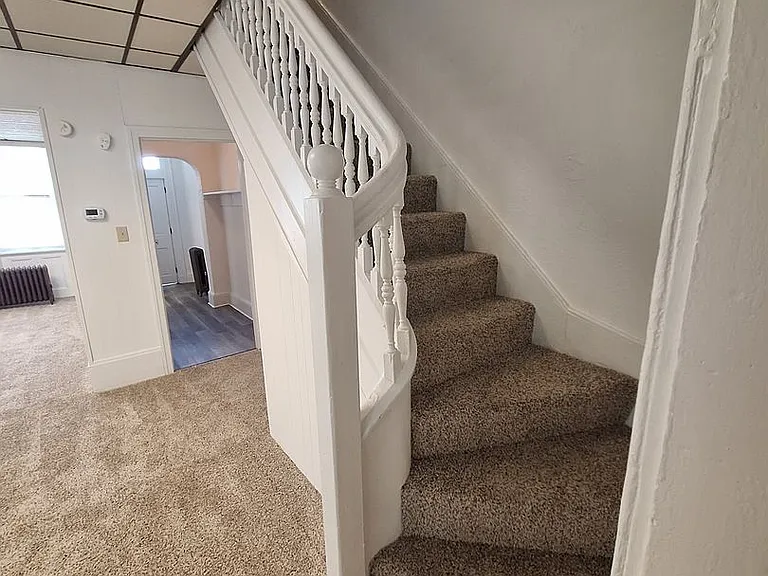 207 S Beaver St — Photo 6