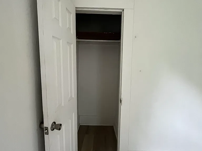 32 Ames St — Photo 2