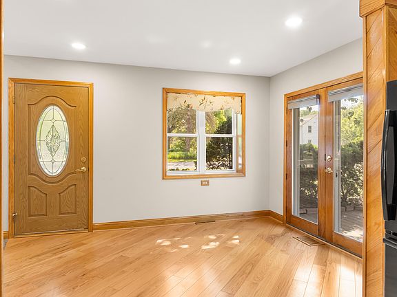 3rd image of 18568 Williamsville Rd