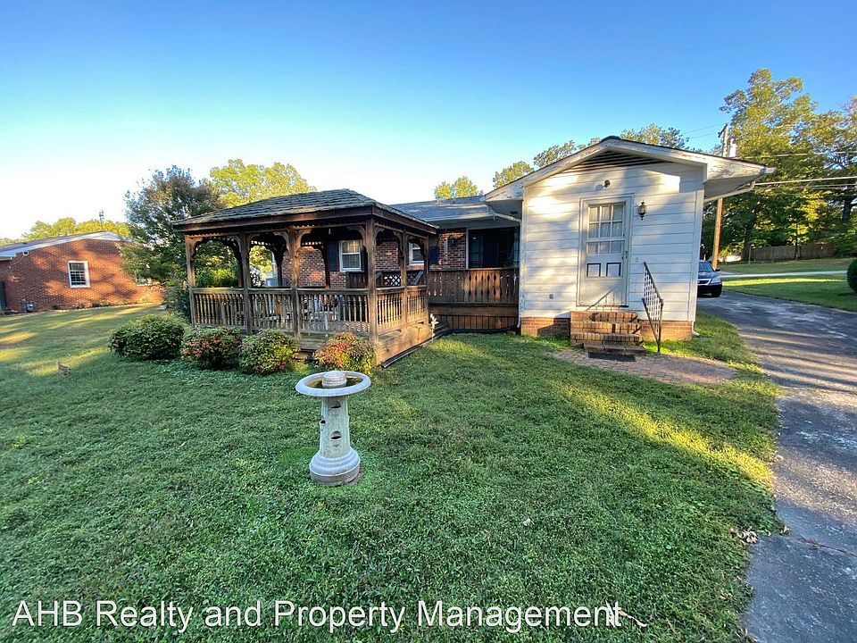2nd image of 506 Laurel Hill Dr