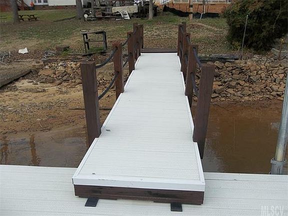 4th image of 6960 Ingleside Dr