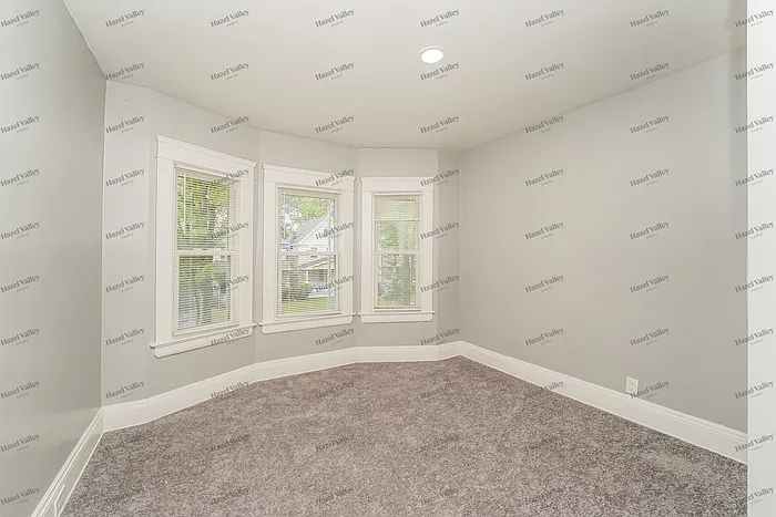 9003 Kempton Ave — Photo 10
