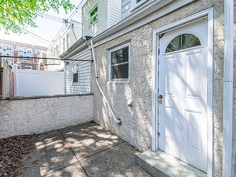 615 S Lecount St — Photo 8