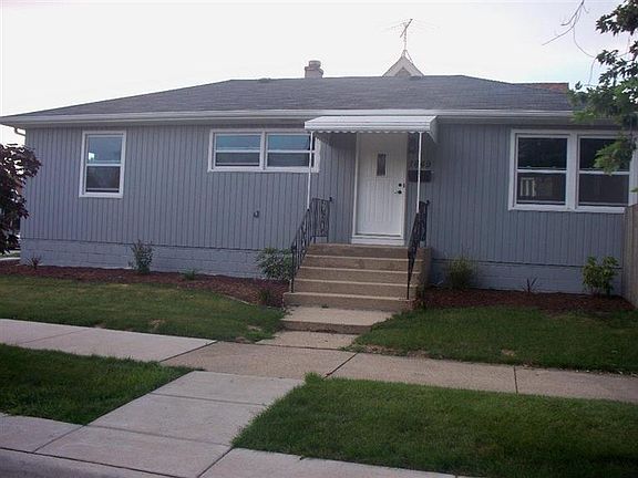 3rd image of 1649 Parkview Ave