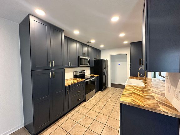 4th image of 4636 Ringold Dr