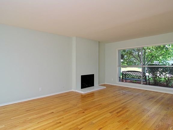 2nd image of 3461 Deerlane Dr