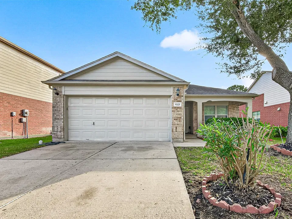 10307 Logan Bridge Ln