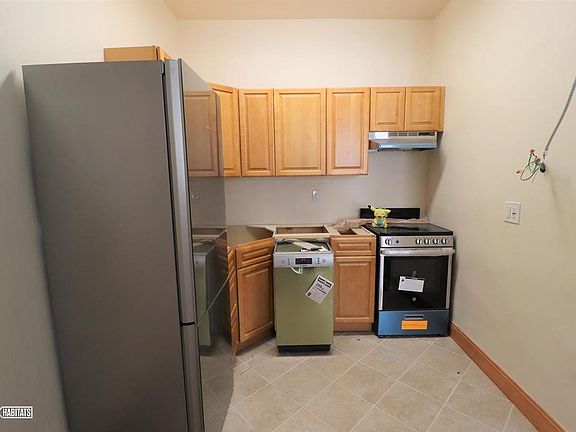 2nd image of 317 W 108th St APT 4