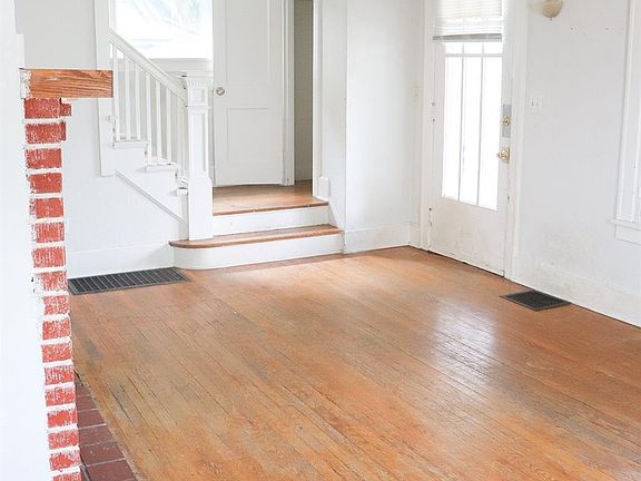 2nd image of 2404 Grand Ave