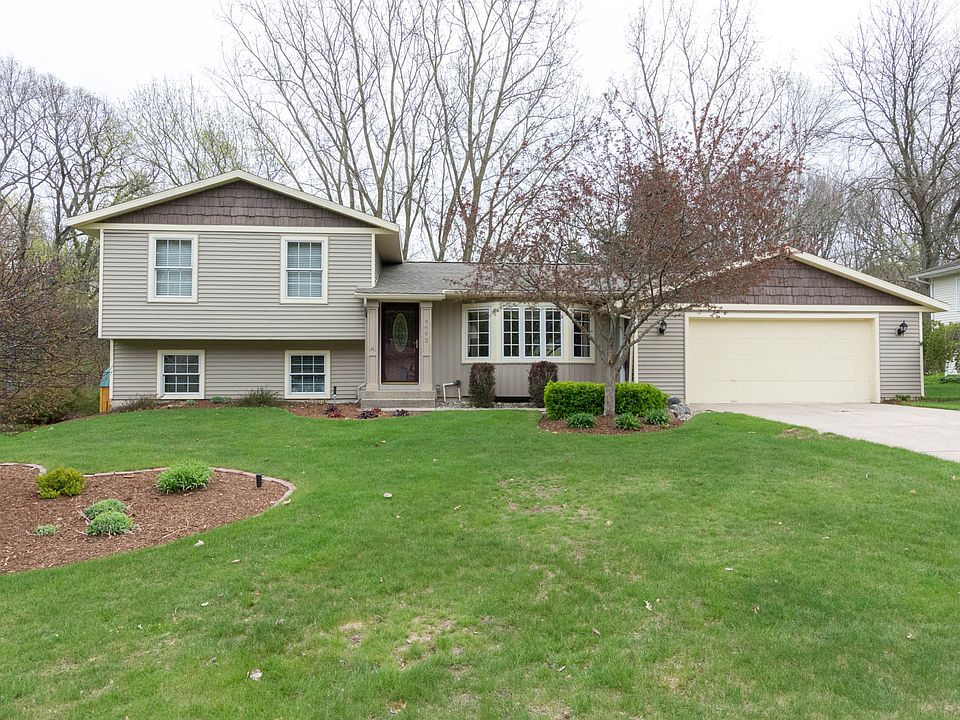 1st image of 4692 Breckenridge Dr NE