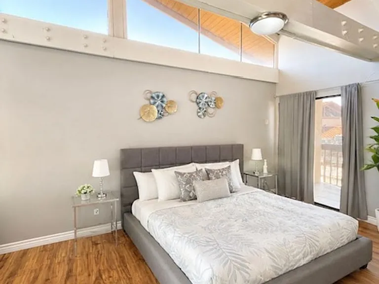 7334 Marina Pacifica Dr N — Photo 14