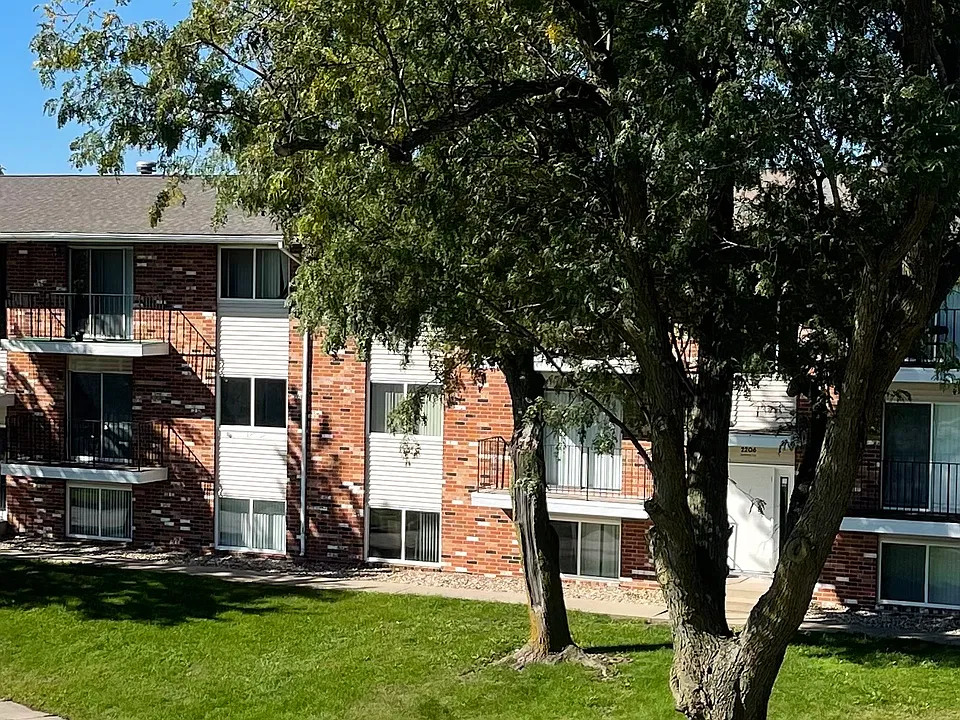 3220 Kenrich Dr SW #12