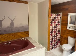 180 Station Hill Rd, Henryville, PA 18332