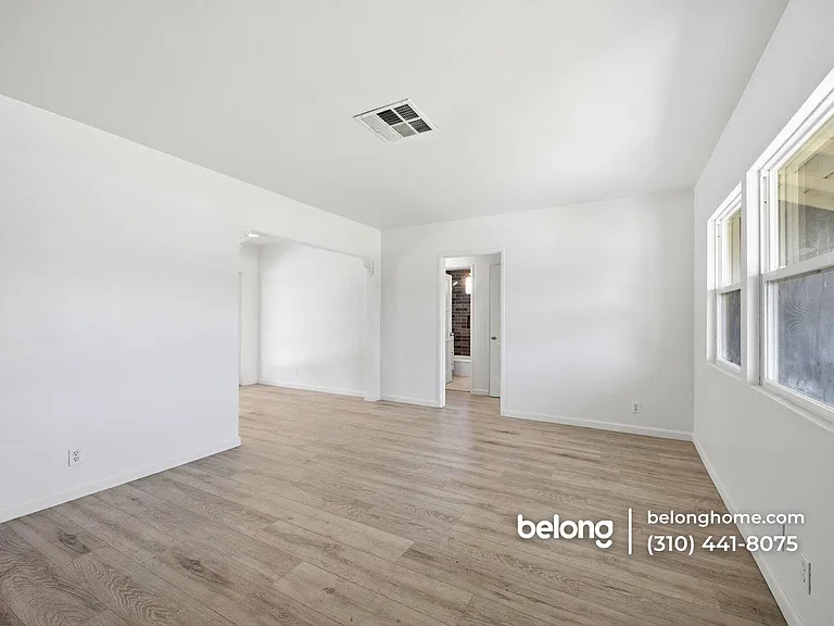 8133 Gentry Ave — Photo 19