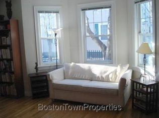 9 Roberts St, Brookline, MA 02445