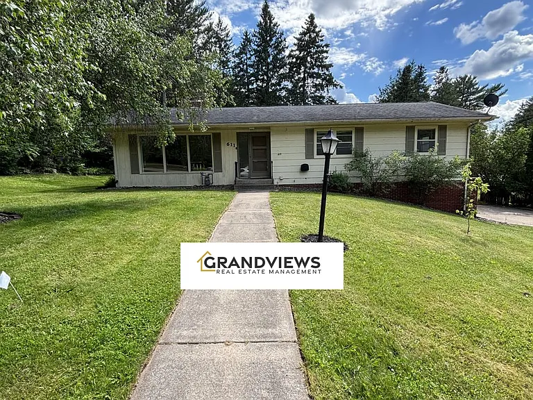 611 Birch St — Photo 2