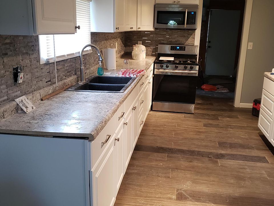 1st image of 3184 W 61st St
