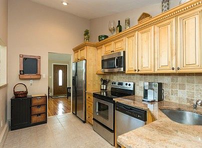 5th image of 2310 Swenson Pl