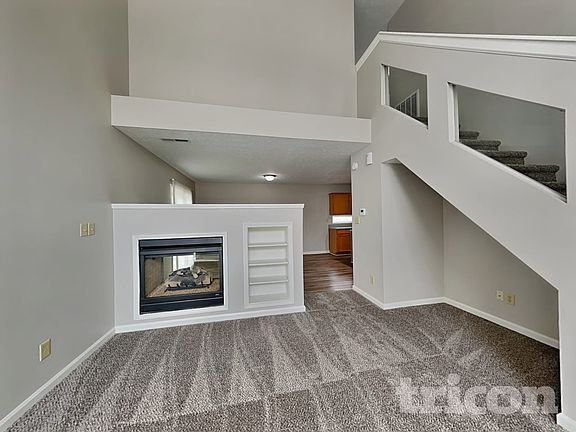 3rd image of 6674 Largo Ln