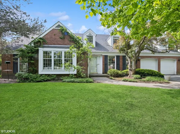 72 Fox Trl, Lincolnshire, IL 60069