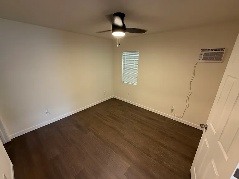 4027 Arden Dr — Photo 2
