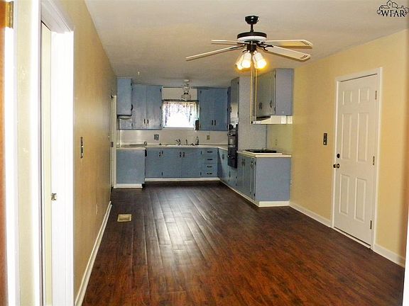 3rd image of 1210 Clover Dr