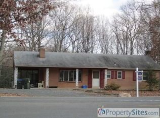 5221 Sideburn Rd, Fairfax, VA 22032