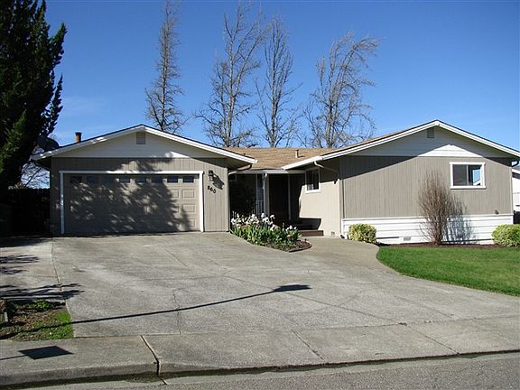 2nd image of 860 Malaga Dr