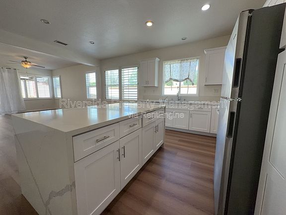 4th image of 22248 Silverbell Ln