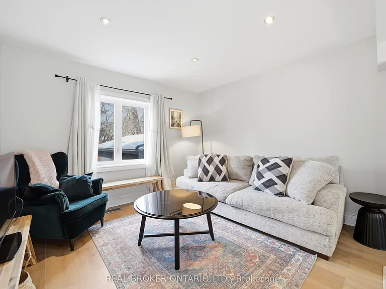 24 Glenburn Ave #UPPER — Photo 5