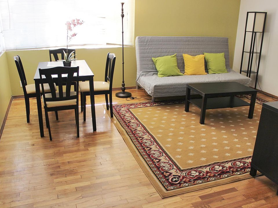 Real hardwood floor two bedrooms one bath great floor plan