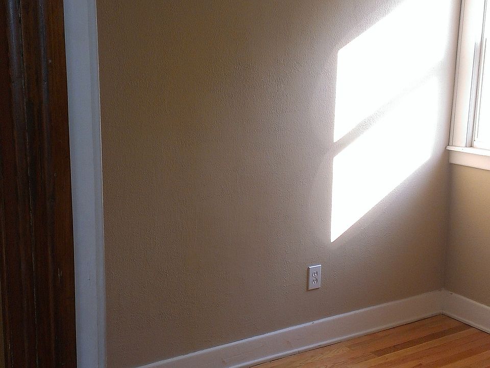 Smaller bedroom.