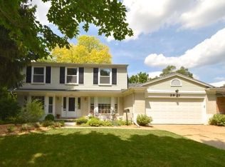 2921 N Baylis Dr, Ann Arbor, MI 48108
