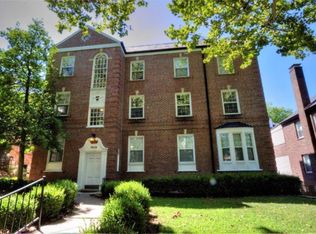 7536 Oxford Dr, Saint Louis, MO 63105