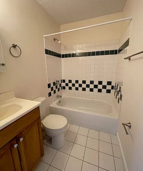 146 Stewart St — Photo 8