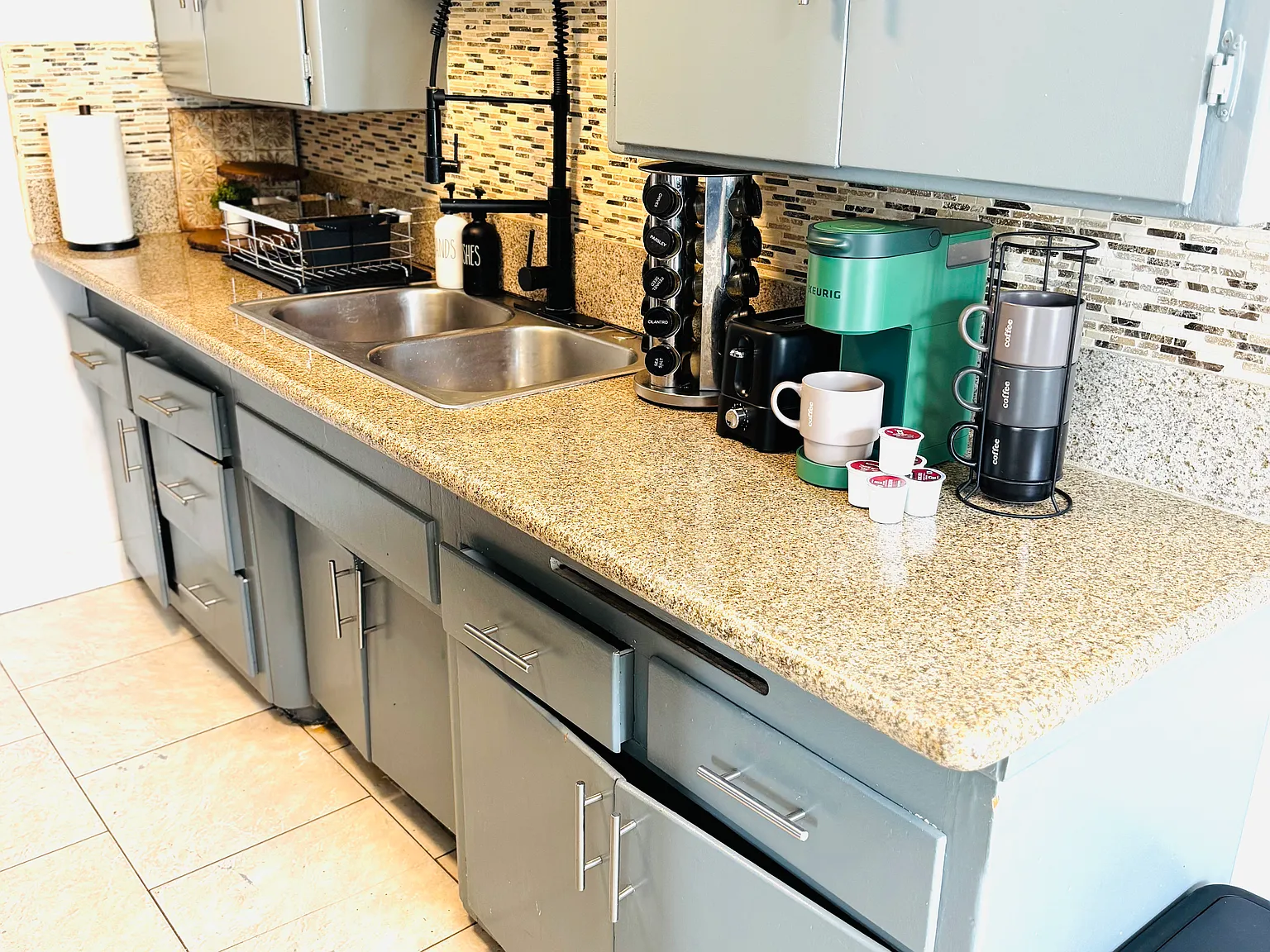 2 bed, 850 sqft, $2,200 — Photo 4
