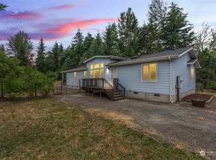 711 Tipsoo Loop S, Rainier, WA 98576