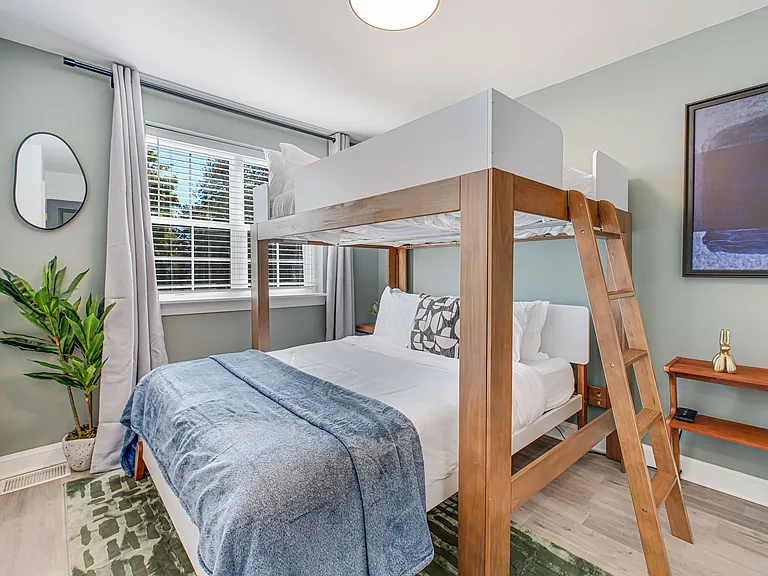 3107 Montrose Ave — Photo 22