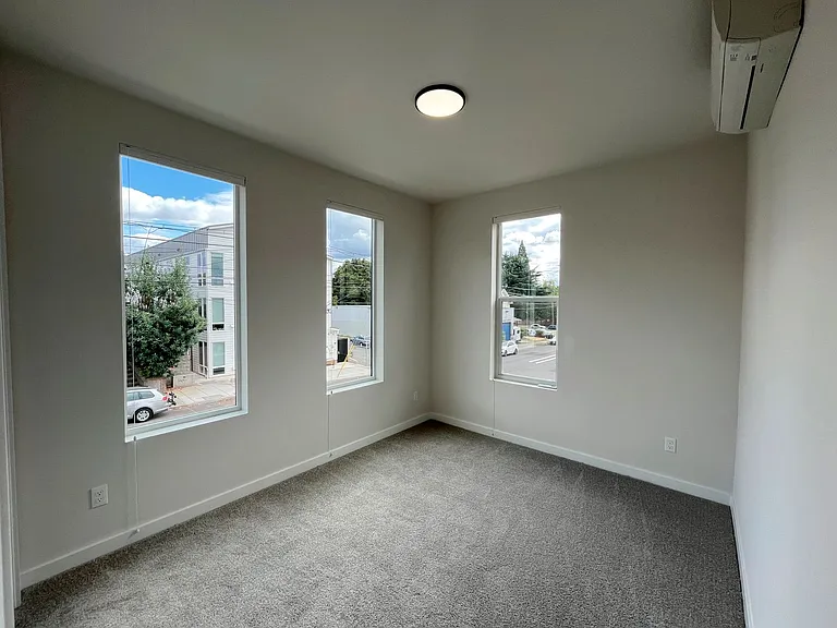 4723 N Williams Ave — Photo 9