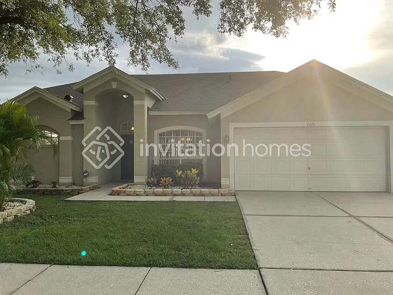 1320 Hatcher Loop Dr — Photo 1