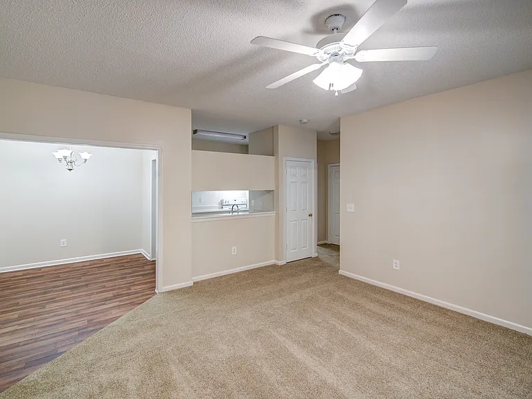 Bristol Park Apartment Homes — Photo 35