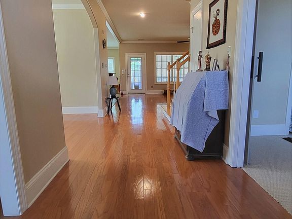 5th image of 16121 Shropshire Dr SE