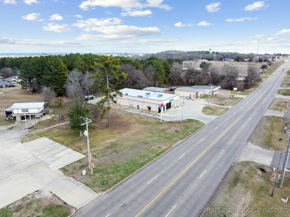 2017 E Washington St, Idabel, OK 74745