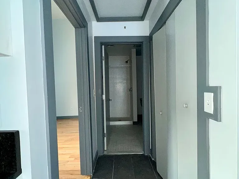 414 Crown St — Photo 8